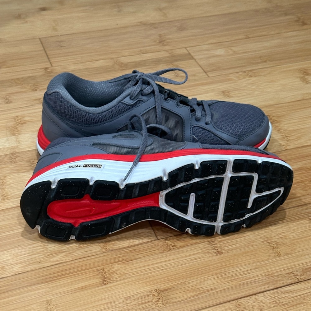 NIKE DUAL FUSION US SiZE-10